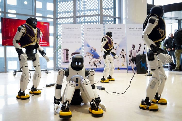 Japan do 2040. uvodi 10 miliona robota, Kina će samo ove godine napraviti 100.000