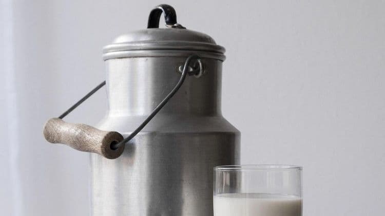 Cene mleka u otkupu smanjene, u prodavnicama skoro da miruju