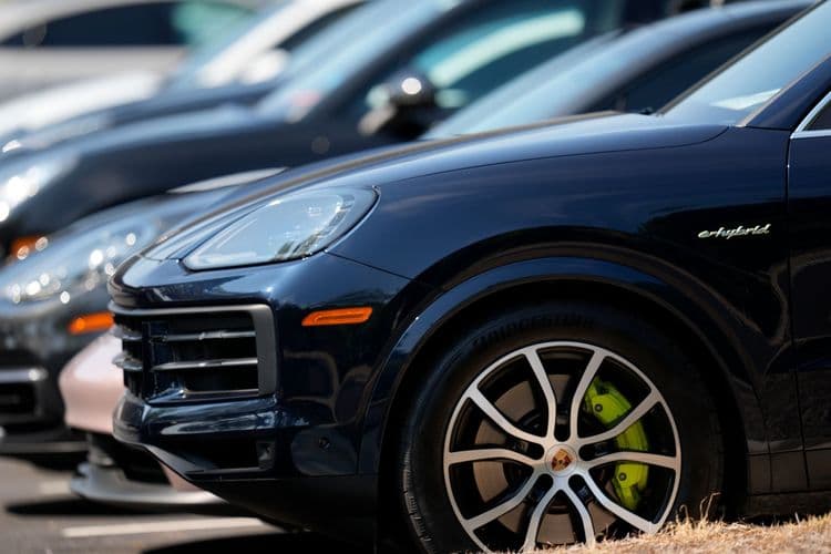 Koštaju suludo, zarađuju mršavo: Profit Poršea svega 90 miliona €