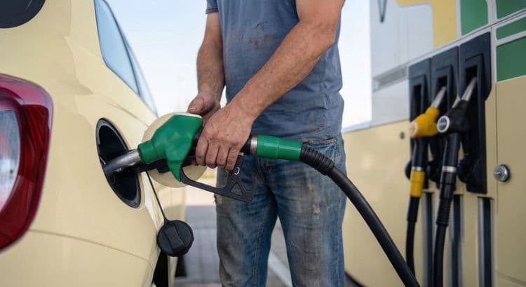 Ponovo veći„popust“ na akcizu: Od ponedeljka trošarina na gorivo 10% manja