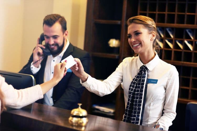 Inflacija zvanično niskih 2,8% ali zato kad uđeš u restoran ili hotel…