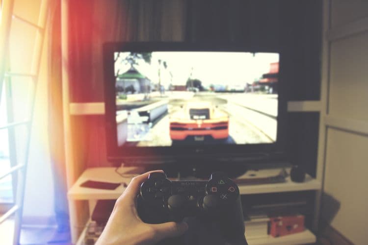 Sony očekuje slabiju prodaju PS5 zbog skupljih čipova i stare konzole