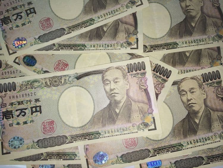 Kamata najviša od 1995.: Banka Japana poskupela zaduživanje u jenima