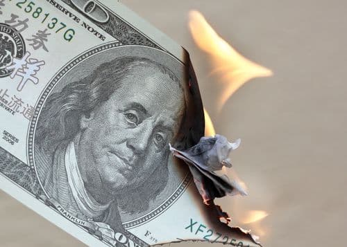 Dojčebank: Tramp upravo dokrajčuje petrodolarski sistem