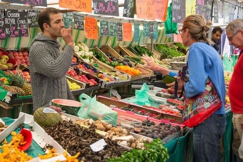 Promet na malo veći u tekućim cenama za 8,3 odsto, industrija 3,4 odsto