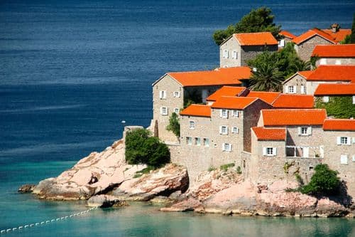 Sveti Stefan ponovo prima posetioce: Obilasci dva puta dnevno, ulaznica 25 evra