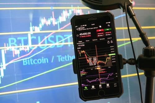 Investitori se vraćaju? Bitkoin ponovo iznad 81.000 dolara